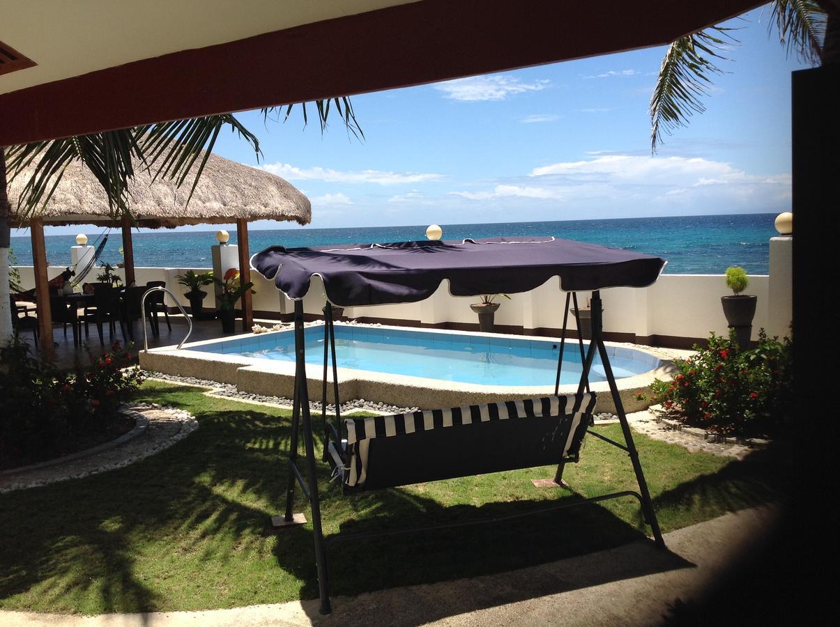 Bamboo Beachhouse Dormitory Garcia Hernandez ภายนอก รูปภาพ