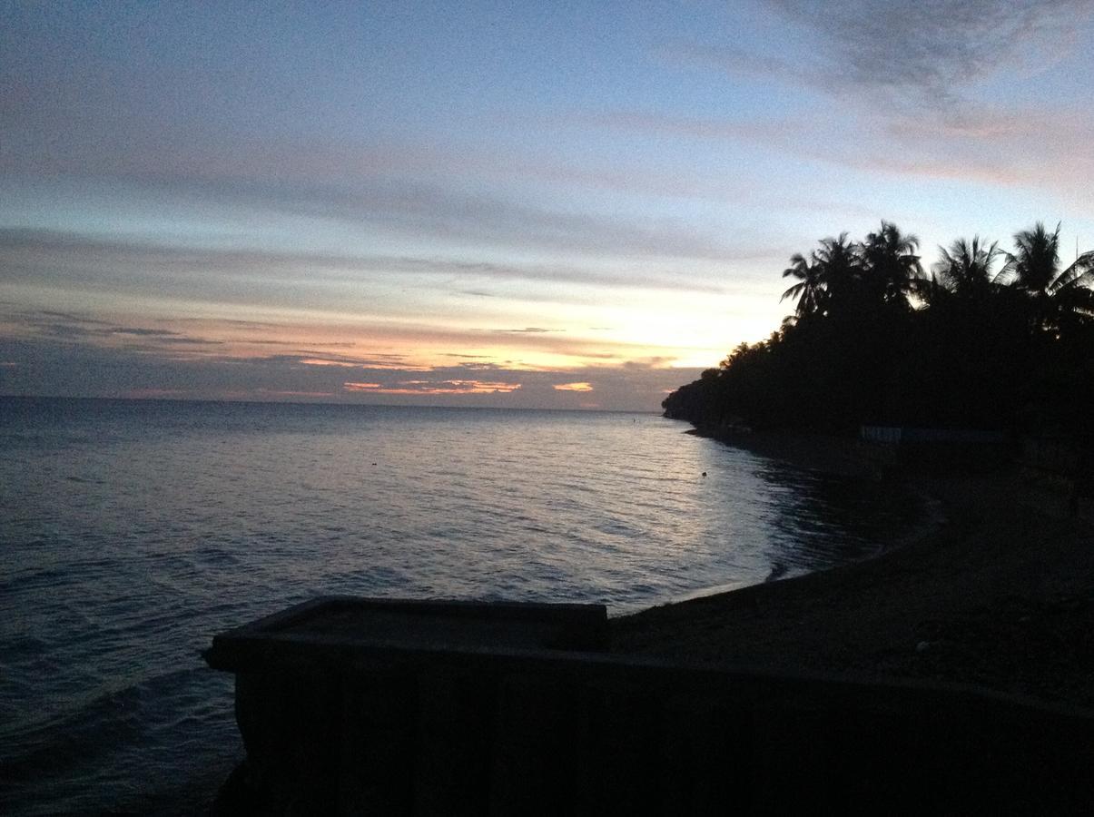 Bamboo Beachhouse Dormitory Garcia Hernandez ภายนอก รูปภาพ