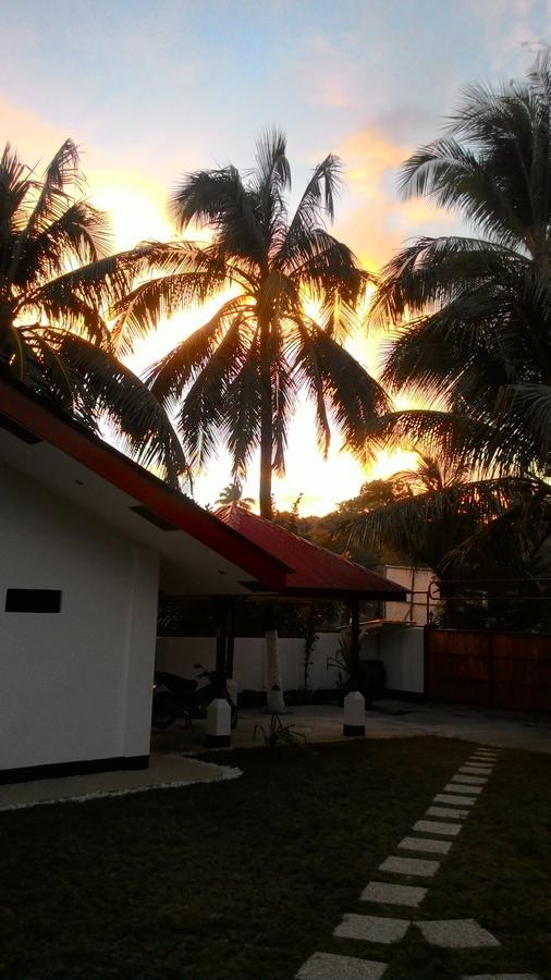 Bamboo Beachhouse Dormitory Garcia Hernandez ภายนอก รูปภาพ