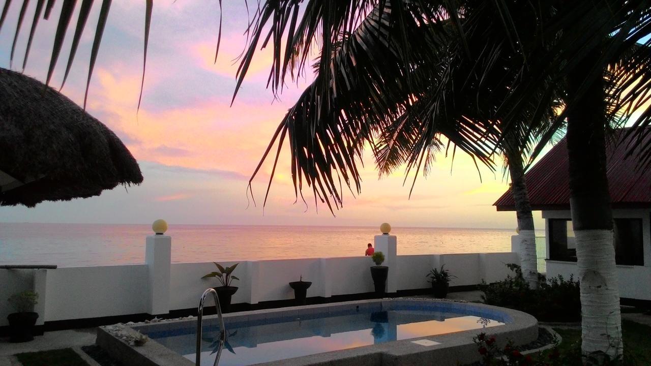 Bamboo Beachhouse Dormitory Garcia Hernandez ภายนอก รูปภาพ