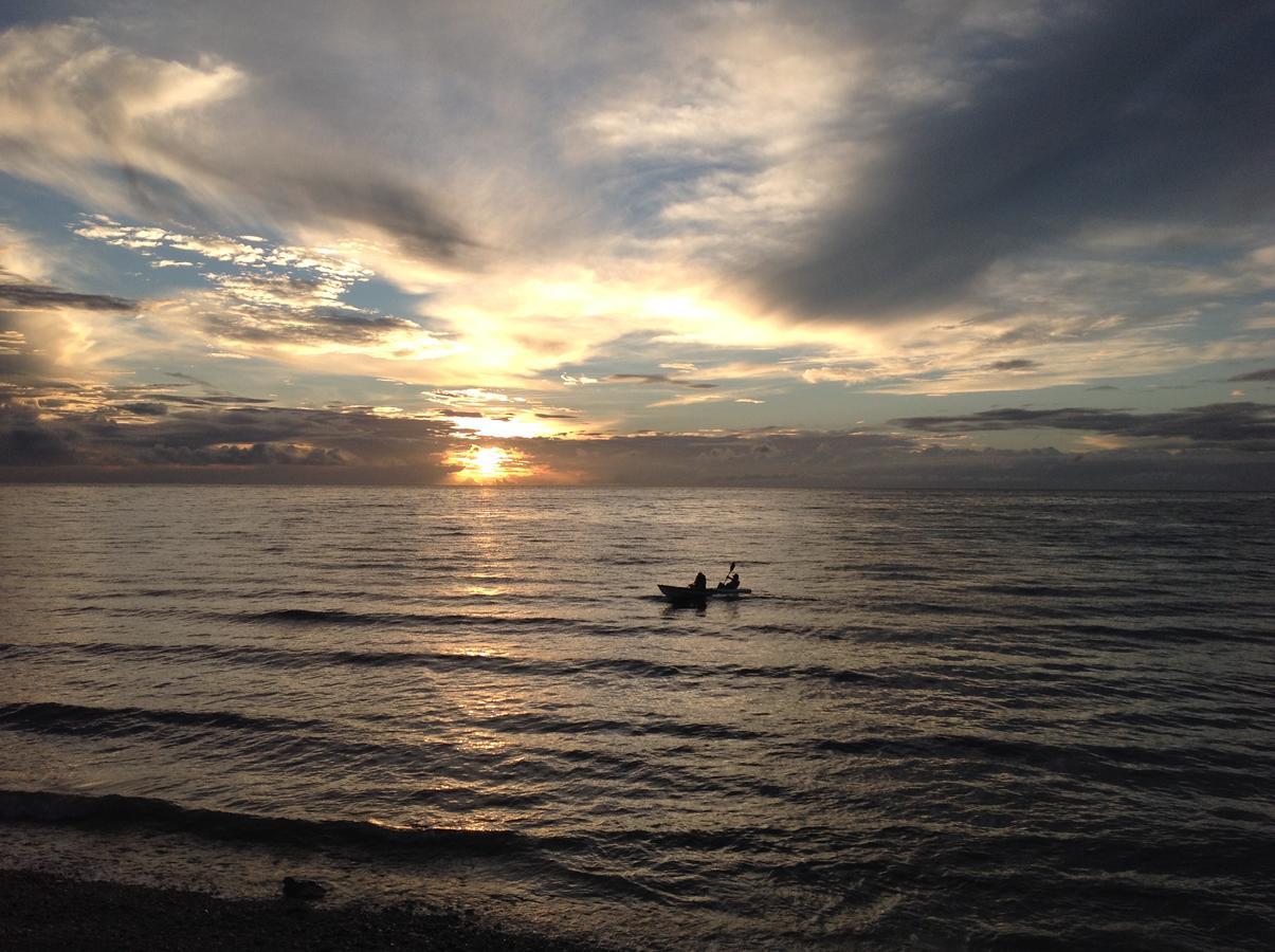 Bamboo Beachhouse Dormitory Garcia Hernandez ภายนอก รูปภาพ