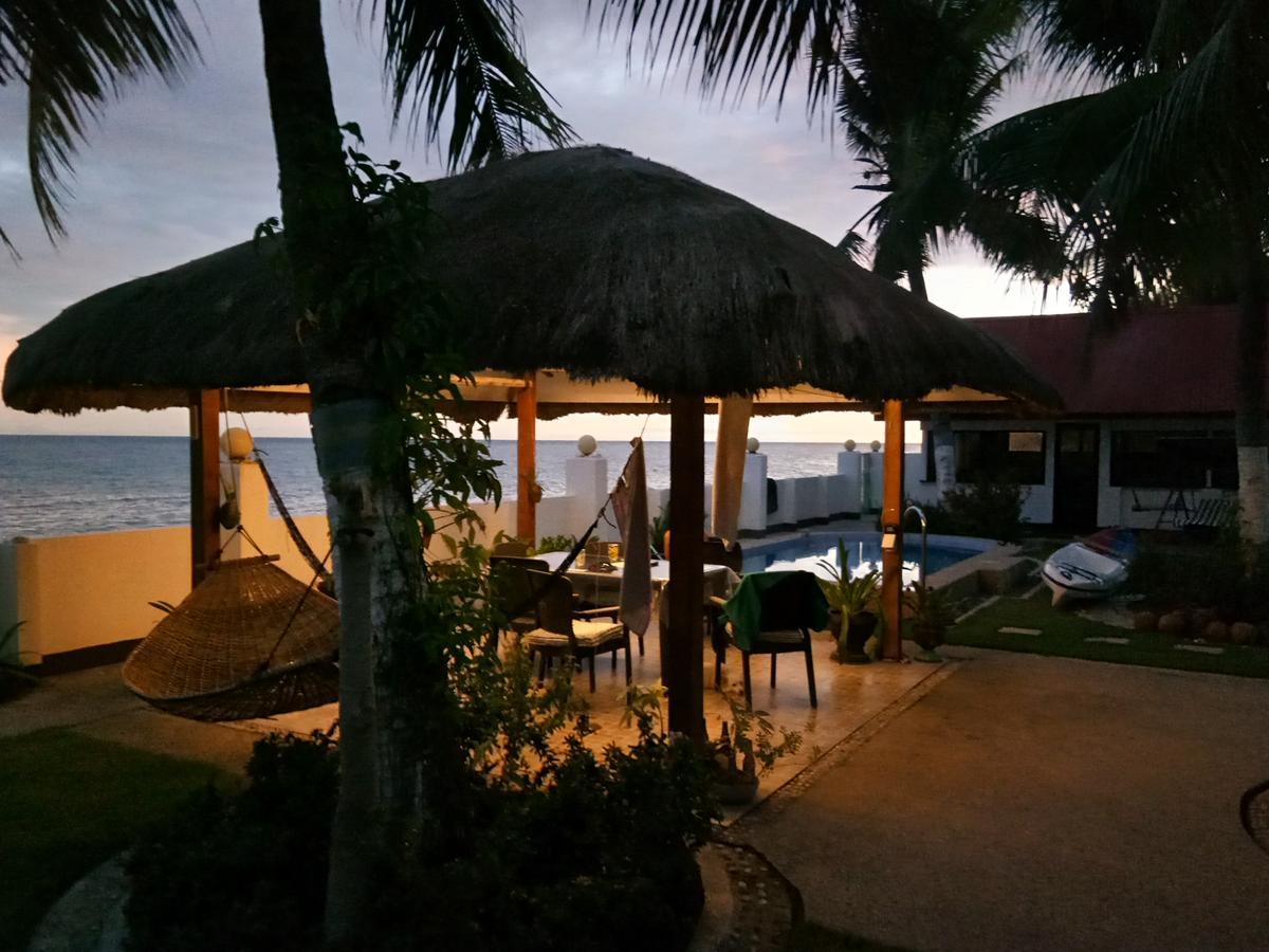 Bamboo Beachhouse Dormitory Garcia Hernandez ภายนอก รูปภาพ